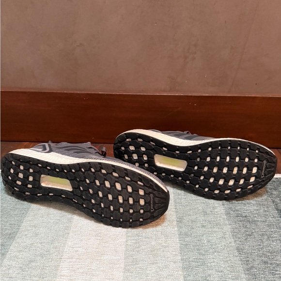 Adidas ULTRABOOST 1.0 men’s size 11.5 - Picture 4 of 5